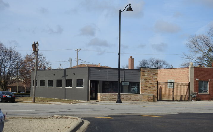 Pictures of Retail, Office, Industrial property located at 7400 N Milwaukee Ave, Niles, IL 60714 for lease - image #1