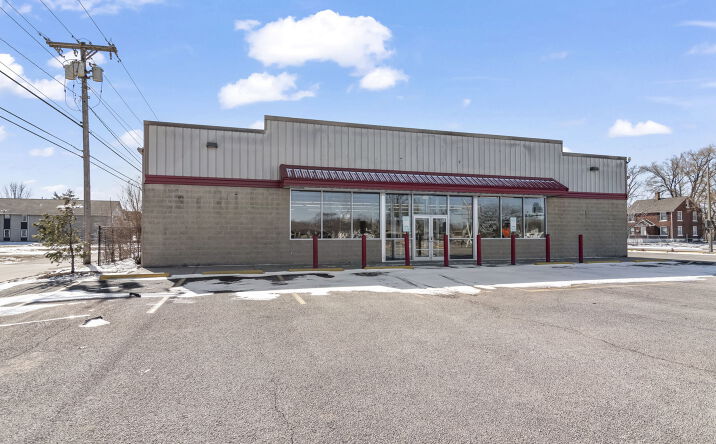 Pictures of Retail property located at 400 S Grand Ave E, Springfield, IL 62703 for lease - image #1