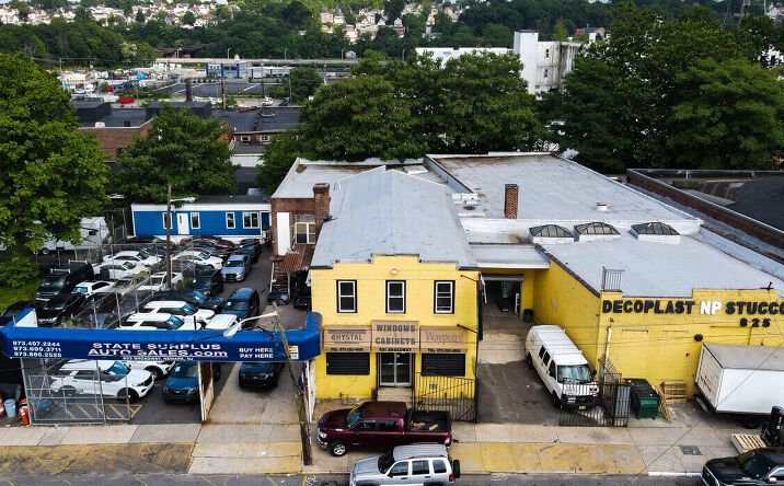 Pictures of Retail, Office, Special Purpose property located at 831 Broadway, Newark, NJ 07104 for lease - image #1