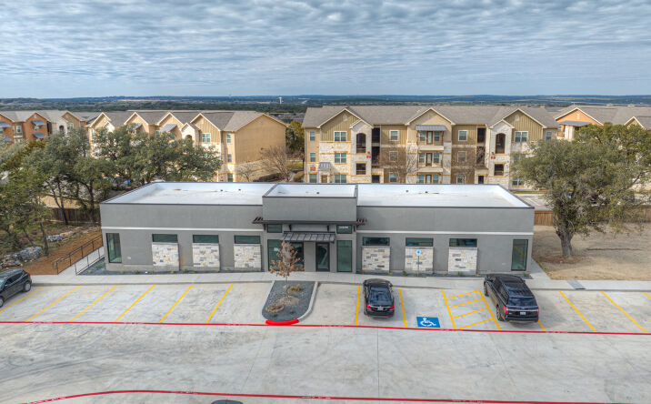 Pictures of Retail, Office property located at 3016 Independence Dr, New Braunfels, TX 78132 for sales - image #1