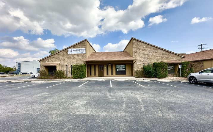Pictures of Retail, Office property located at 5975 Farm-To-Market Rd 78, San Antonio, TX 78244 for lease - image #1