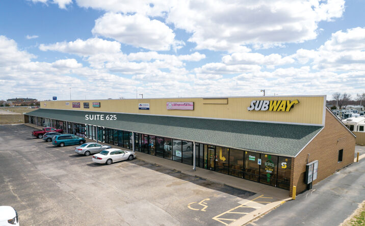 Pictures of Retail, Office property located at 615 E 47th St S, Wichita, KS 67216 for lease - image #1