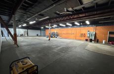 10073600