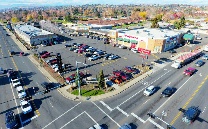 Pictures of Retail property located at 4001 Summitview Ave, Yakima, WA 98908 for lease - image #1