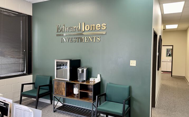 Pictures of Retail, Office property located at 2736 Towne Centre Dr, Mesquite, TX 75150 for lease - image #1