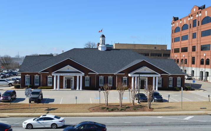 Pictures of Office property located at 310 E E Butler Pkwy, Gainesville, GA 30501 for lease - image #1