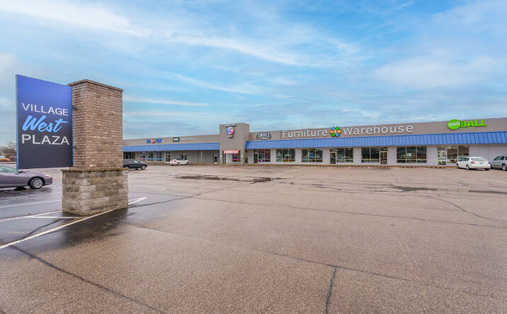 Pictures of Retail property located at 1320 Carter Rd, Owensboro, KY 42301 for lease - image #1