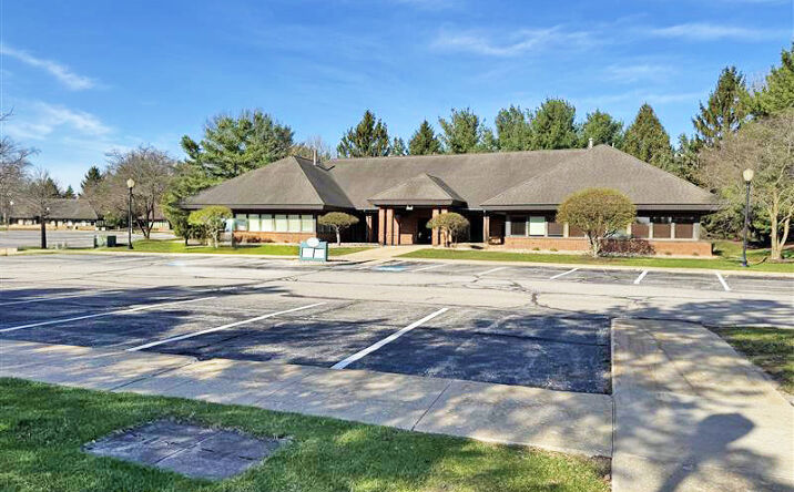 Pictures of Office property located at 527 Park Place Ct, Mishawaka, IN 46545 for lease - image #1