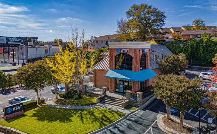 Pictures of Retail property located at 6080 Roswell Rd, Sandy Springs, GA 30328 for lease - image #1