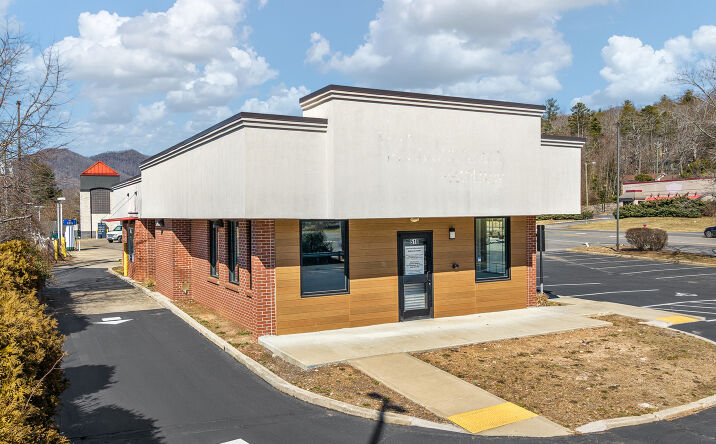 Pictures of Retail, Restaurant property located at 510 NC-9, Black Mountain, NC 28711 for lease - image #1