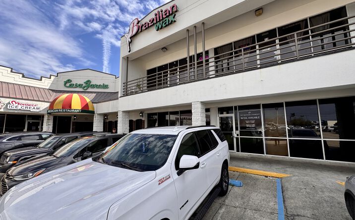 Pictures of Retail, Office property located at 8814 Veterans Memorial Blvd, Metairie, LA 70003 for lease - image #1