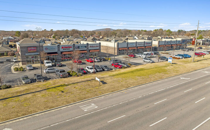 Pictures of Retail property located at 11310 Memorial Pkwy SW, Huntsville, AL 35803 for lease - image #1