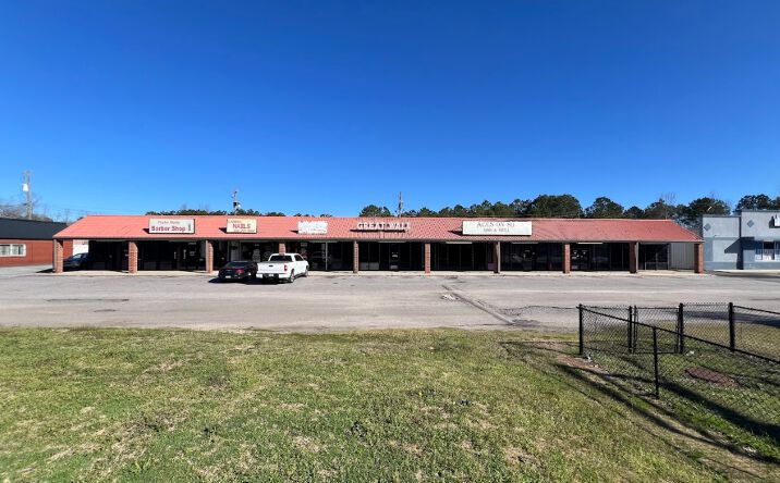 Pictures of Retail property located at 3928 US-80, Phenix City, AL 36870 for lease - image #1