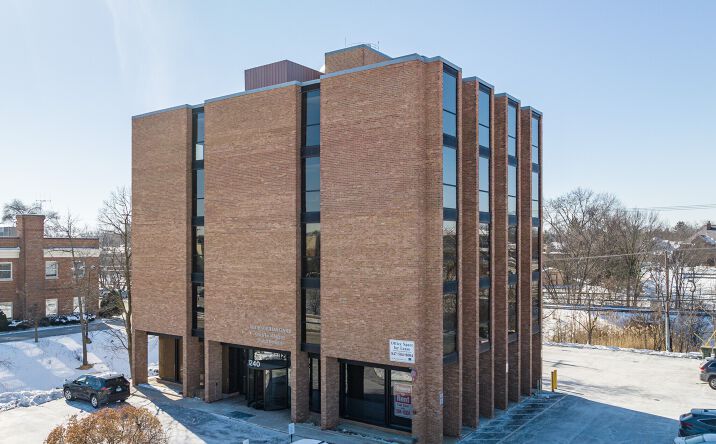 Pictures of Office property located at 1240 Meadow Rd, Northbrook, IL 60062 for lease - image #1