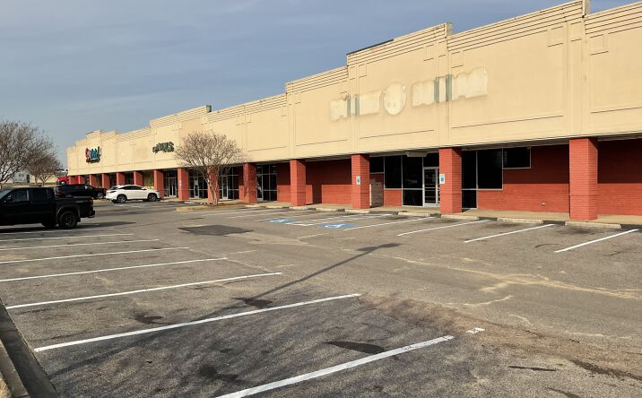 Pictures of Retail property located at 2686 Kirby Whitten Rd, Memphis, TN 38133 for lease - image #1