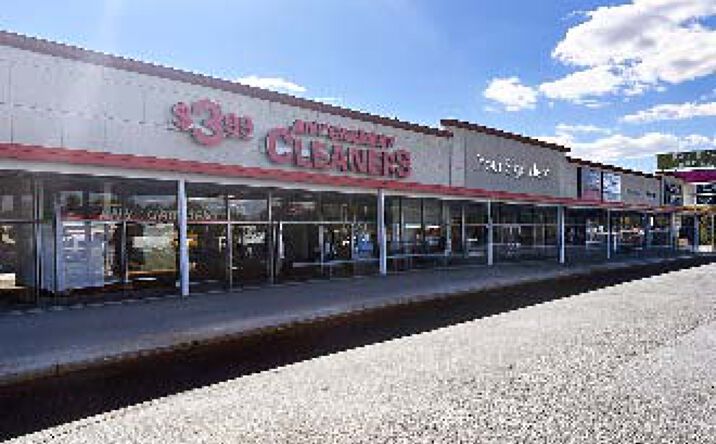 Pictures of Retail property located at Kirkwood Hwy, Marshallton, DE 19808 for lease - image #1