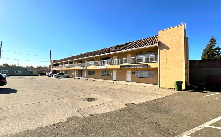 Pictures of Office property located at 3553 Castro Valley Blvd, Castro Valley, CA 94546 for lease - image #1