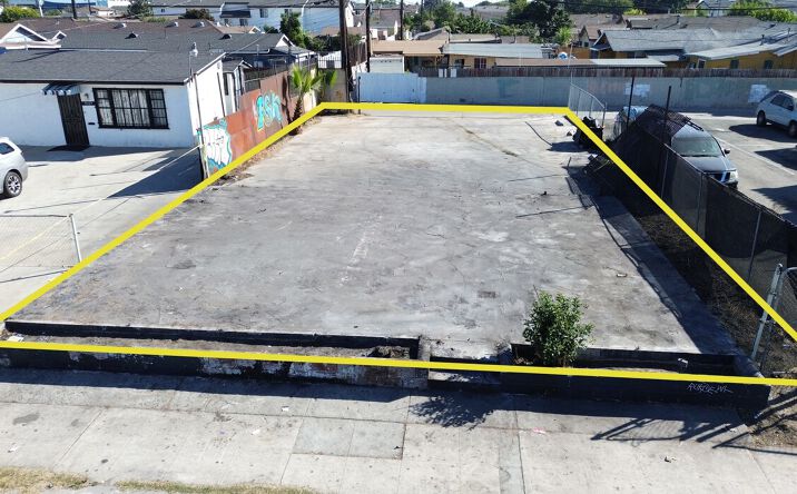 Pictures of Land property located at 9118 S Broadway, Los Angeles, CA 90003 for lease - image #1