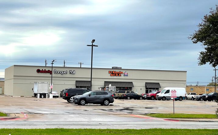 Pictures of Retail property located at 2900 Walnut Hill Ln, Dallas, TX 75229 for lease - image #1