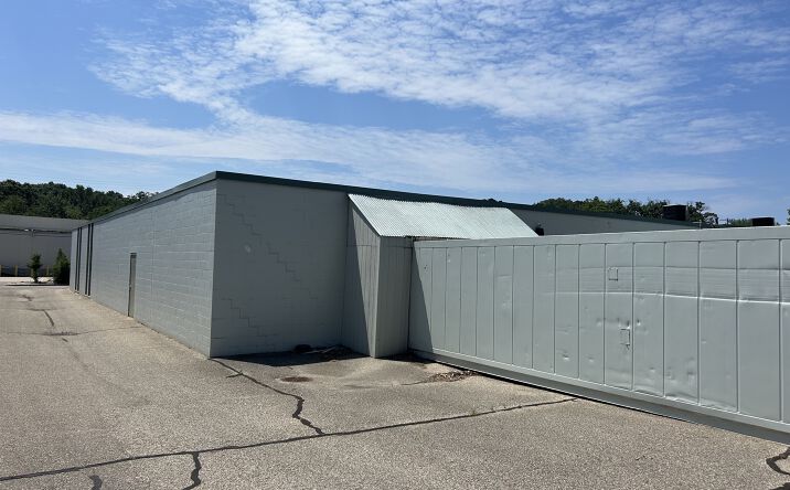 Pictures of Industrial property located at 215 Charles Dr, Holland, MI 49424 for lease - image #1