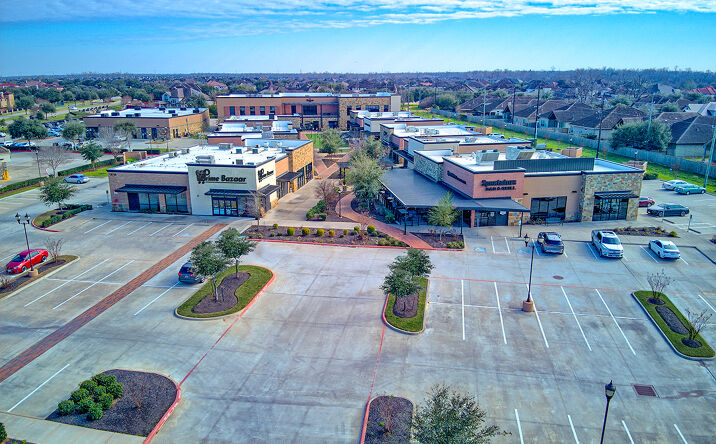 Pictures of Retail property located at 18722 University Blvd, Sugar Land, TX 77479 for lease - image #1