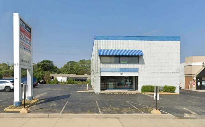 Pictures of Retail property located at 739 N Mayfair Rd, Wauwatosa, WI 53226 for lease - image #1