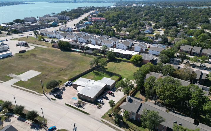 Pictures of Retail, Office, Land property located at 2215 Repsdorph Rd, Seabrook, TX 77586 for lease - image #1