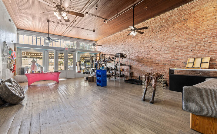 Pictures of Retail, Restaurant property located at 116 Second St, Venus, TX 76084 for lease - image #1