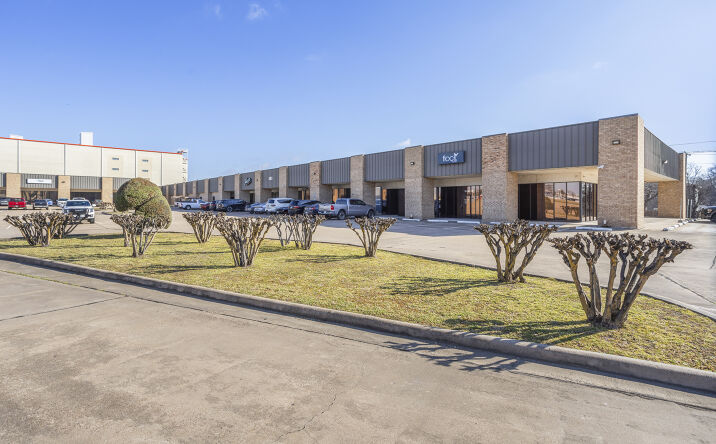 Pictures of Office, Industrial property located at 401 Jim Wright Fwy, White Settlement, TX 76108 for lease - image #1