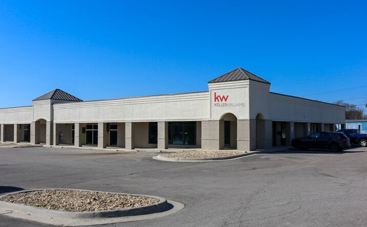 Pictures of Retail, Office property located at 2105 Mastin Lk Rd NW, Huntsville, AL 35810 for lease - image #1