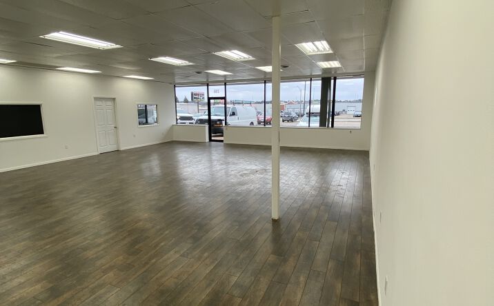 Pictures of Retail, Office, Special Purpose property located at 3166 London Rd, Eau Claire, WI 54701 for lease - image #1