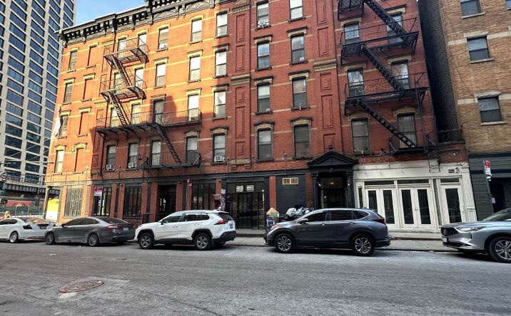 Pictures of Retail property located at 114 10th Ave, New York, NY 10011 for lease - image #1