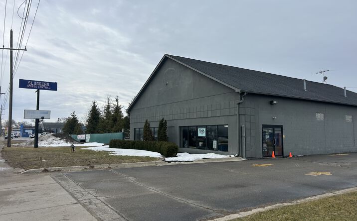 Pictures of Retail, Industrial property located at 4667 Dixie Hwy, Waterford, MI 48329 for lease - image #1