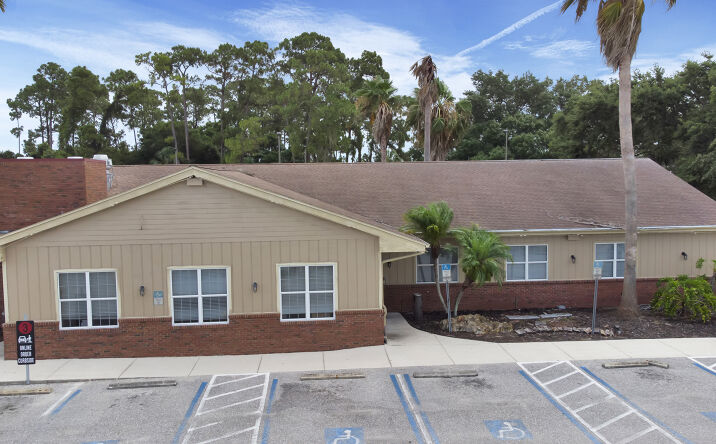 Pictures of Retail, Restaurant property located at 1152 S Tamiami Trl, Port Charlotte, FL 33953 for lease - image #1