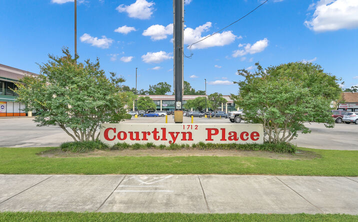 Pictures of Retail, Office, Industrial property located at 1712 N Frazier St, Conroe, TX 77301 for lease - image #1