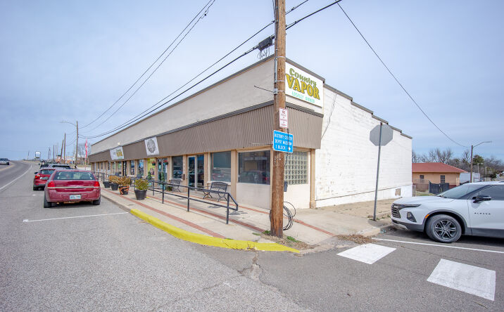 Pictures of Retail property located at 1940 Church Ave, Harrah, OK 73045 for lease - image #1