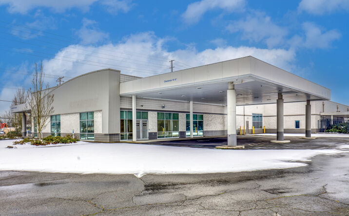 Pictures of Office, Industrial property located at 13906 Hwy 99, Lynnwood, WA 98087 for sales - image #1