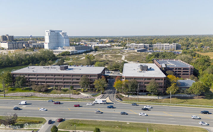 Pictures of Office property located at 700 Butterfield Rd, Lombard, IL 60148 for lease - image #1