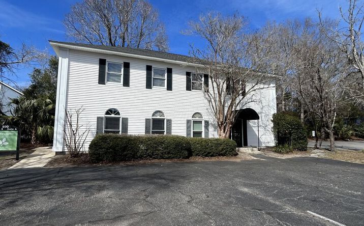 Pictures of Retail, Office property located at 890 Johnnie Dodds Blvd, Mount Pleasant, SC 29464 for lease - image #1