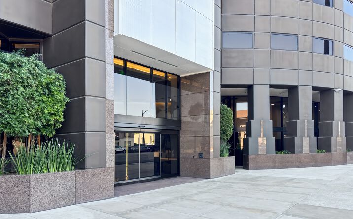 Pictures of Office property located at 3900 W Alameda Ave, Burbank, CA 91505 for lease - image #1