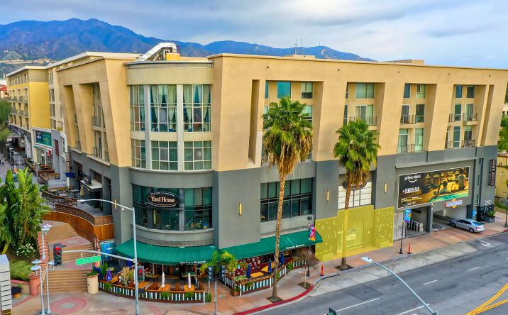 Pictures of Retail, Restaurant property located at 250 N 1st St, Burbank, CA 91502 for lease - image #1