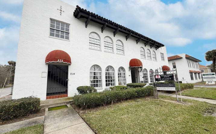 Pictures of Office property located at 818 E Silver Springs Blvd, Ocala, FL 34470 for lease - image #1