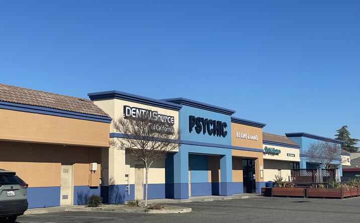 Pictures of Retail property located at 1941 Zinfandel Dr, Rancho Cordova, CA 95670 for lease - image #1