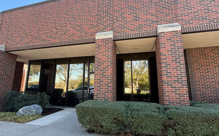 Pictures of Industrial, Office property located at 2532 Highlander Way, Carrollton, TX 75006 for lease - image #1