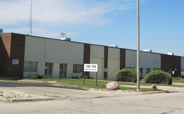 Pictures of Industrial property located at 750 Industrial Dr, Elmhurst, IL 60126 for lease - image #1