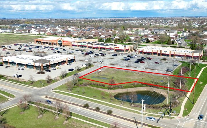 Pictures of Retail property located at 500 W Raab Rd, Normal, IL 61761 for lease - image #1