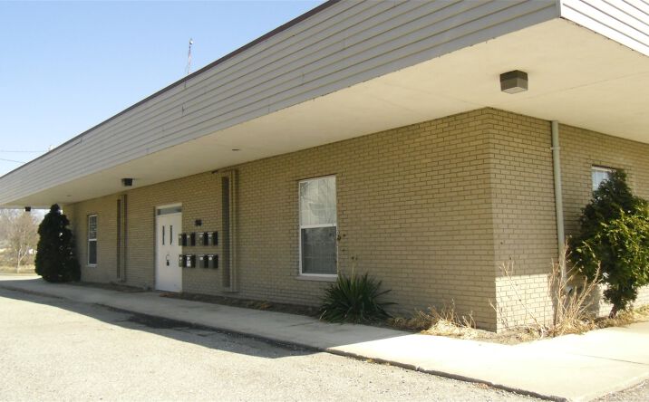Pictures of Office property located at 96 Northbound Gratiot Ave, Mt Clemens, MI 48043 for lease - image #1