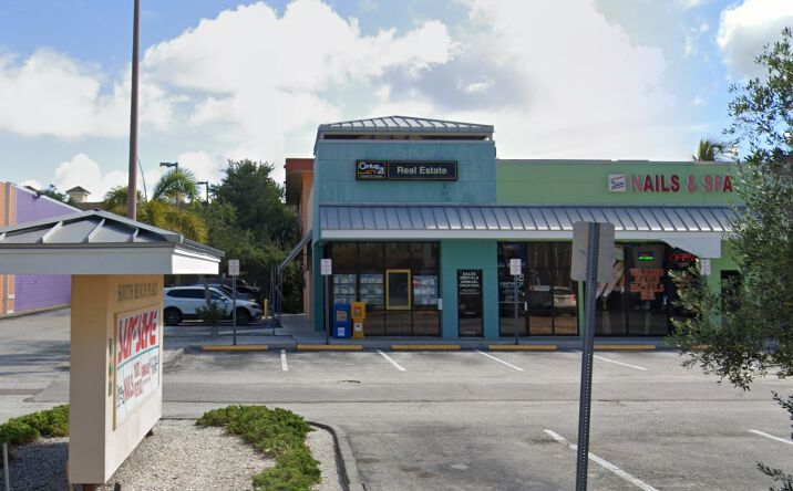 Pictures of Office property located at 662 S Gulfview Blvd, Clearwater, FL 33767 for lease - image #1