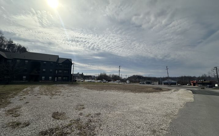 Pictures of Land property located at 75 Sterling Ln, Hazard, KY 41701 for lease - image #1