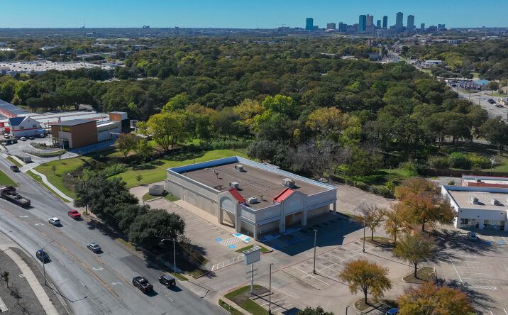Pictures of Retail property located at 1201 N Beach St, Fort Worth, TX 76111 for lease - image #1
